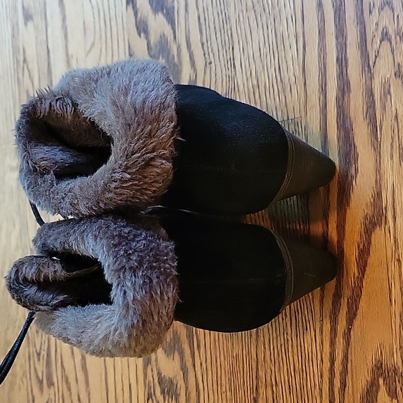 Fur Boots - Picture 4 of 4